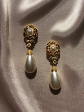 Load image into Gallery viewer, MARIE ANTOINETTE Earrings